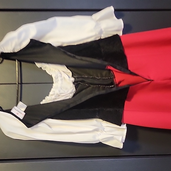 Red Riding Hood Costume - Picture 7 of 9